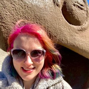 Meet your Posher, Hayley